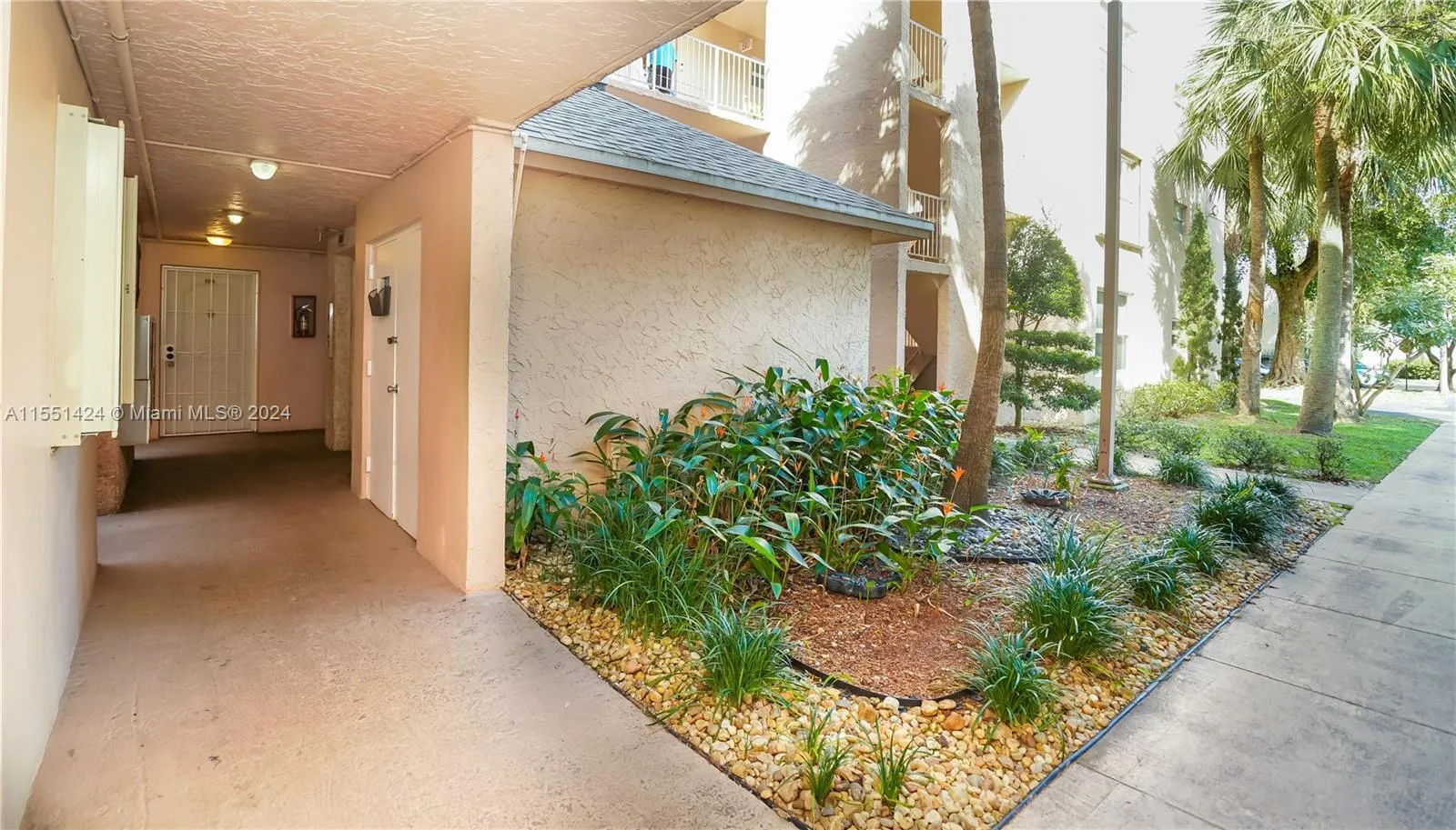 9481 Evergreen Pl # 103, Davie