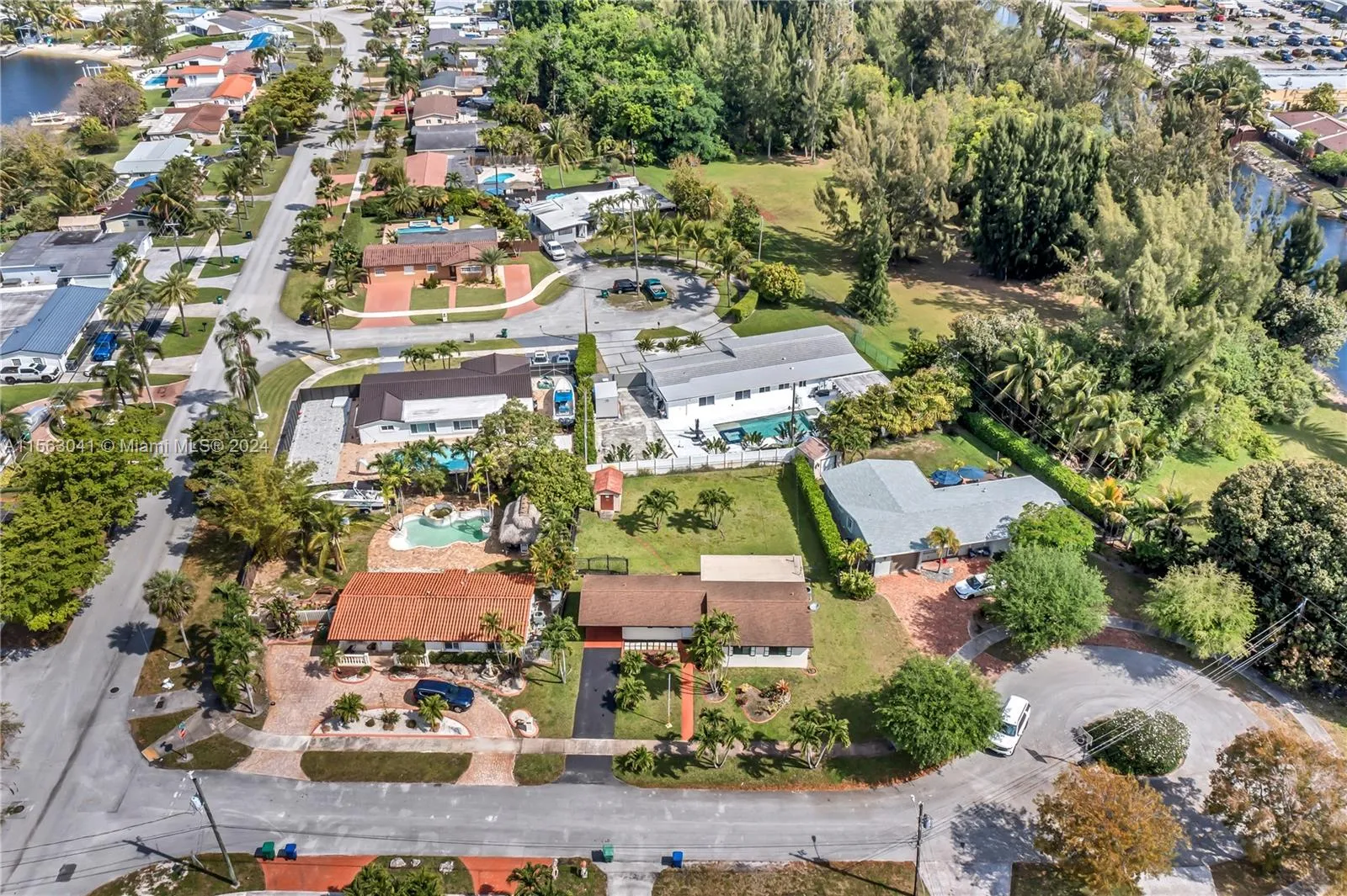 7735 NW 182nd Ter