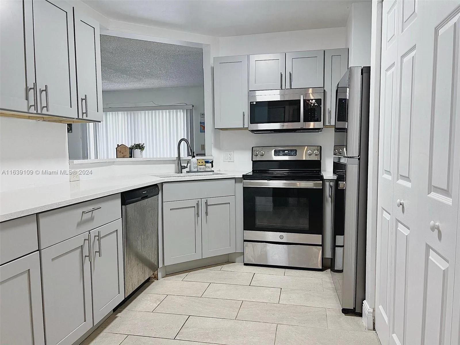 3461 NW 44th St # 106